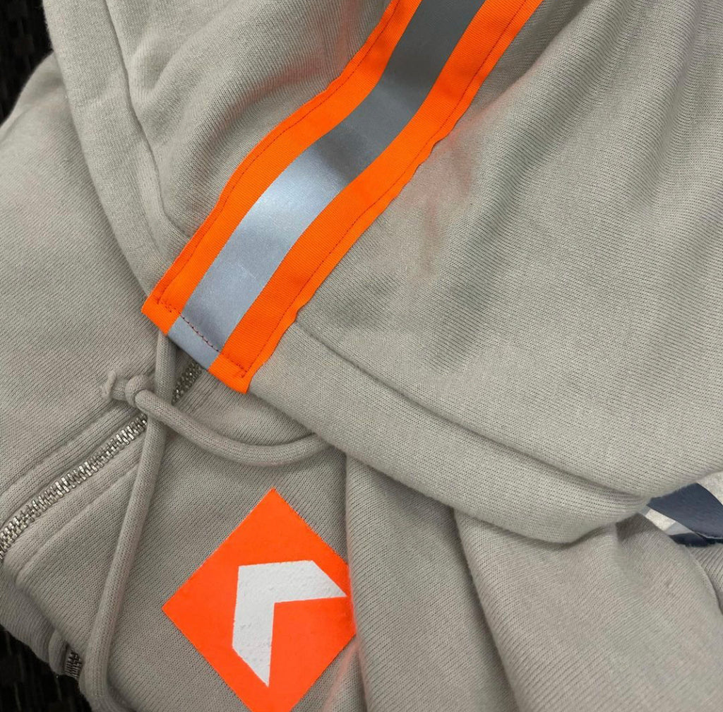 cotton-grey-hoodie-with-white-zipper